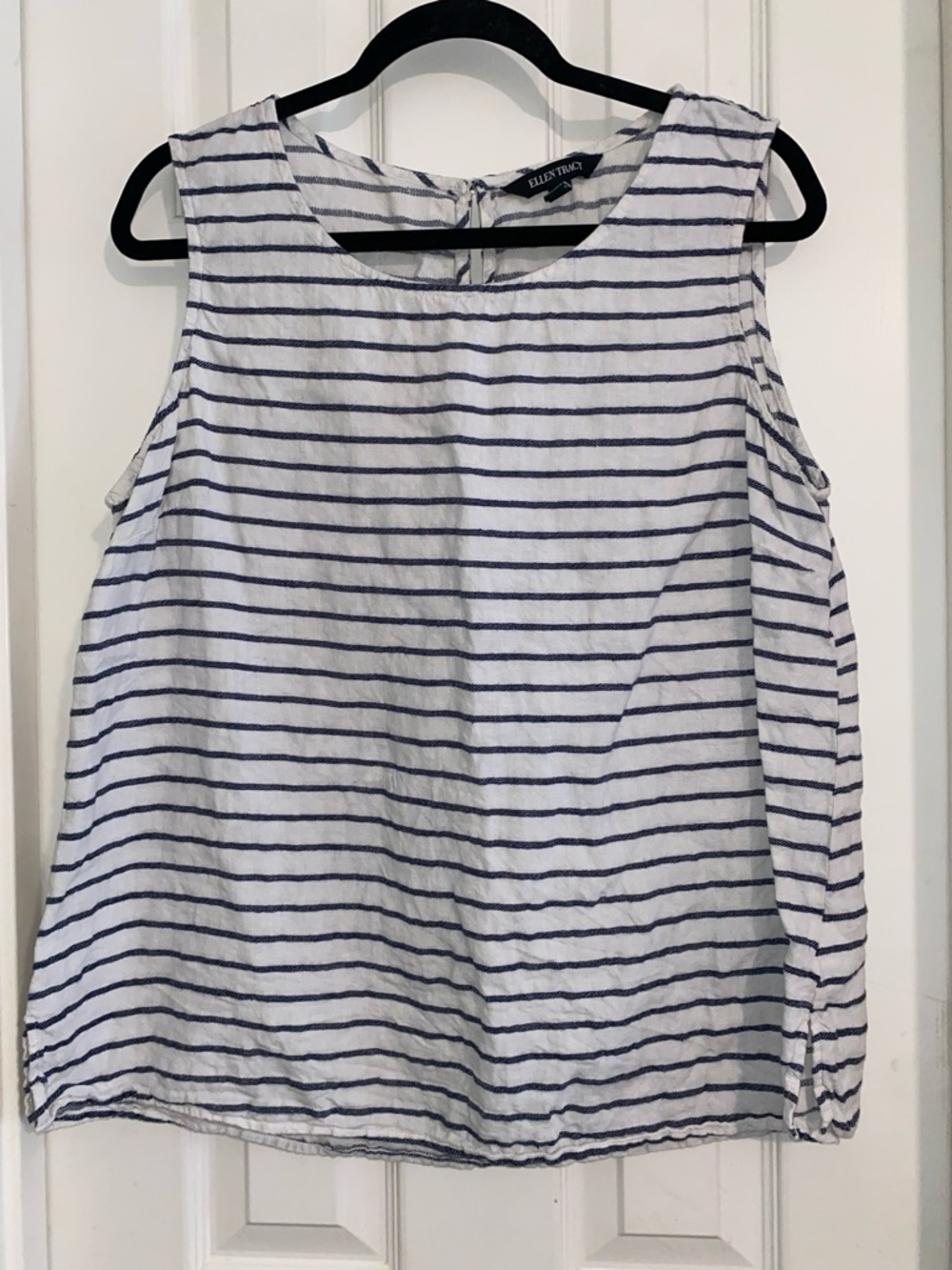 ELLEN TRACY White & Navy Striped Sleeveless Shell